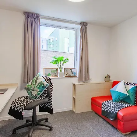 Apartment For Students Only - Comfy And Spacious Ensuites At The Village In Bradford (West Yorkshire)