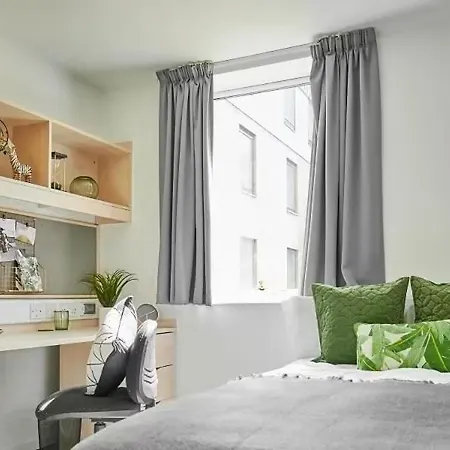 For Students Only - Comfy And Spacious Ensuites At The Village In *