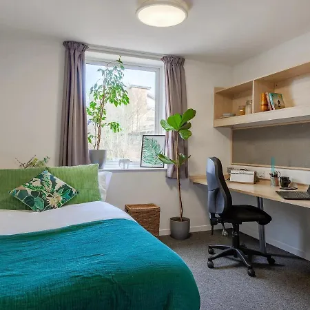 For Students Only - Comfy And Spacious Ensuites At The Village In