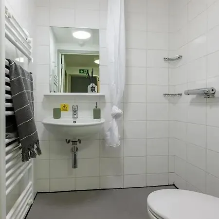 For Students Only - Comfy And Spacious Ensuites At The Village In Bradford (West Yorkshire)